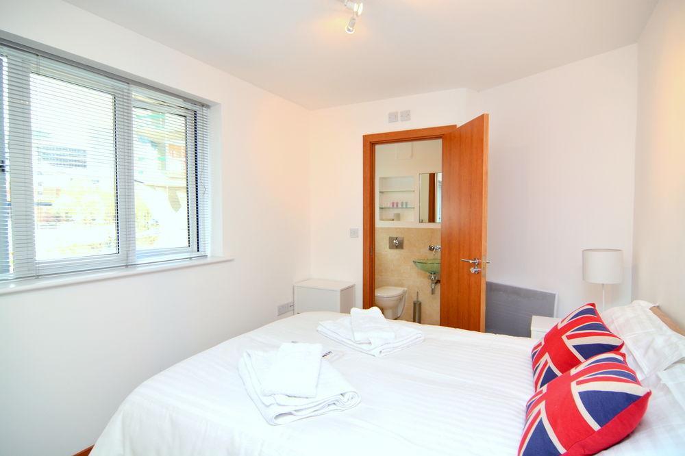 Apartment Wharf - Cuba Street Лондон Экстерьер фото
